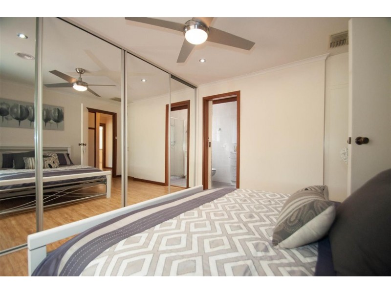 11 James Road, Happy Valley SA 5159