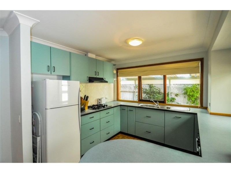 10 Magnolia Avenue, Happy Valley SA 5159