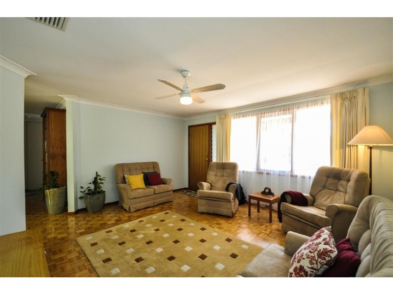 10 Magnolia Avenue, Happy Valley SA 5159