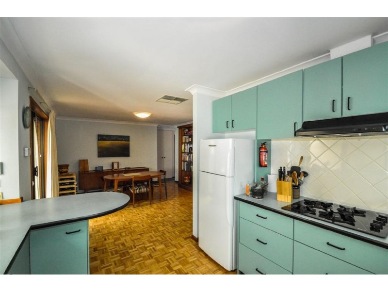 10 Magnolia Avenue, Happy Valley SA 5159