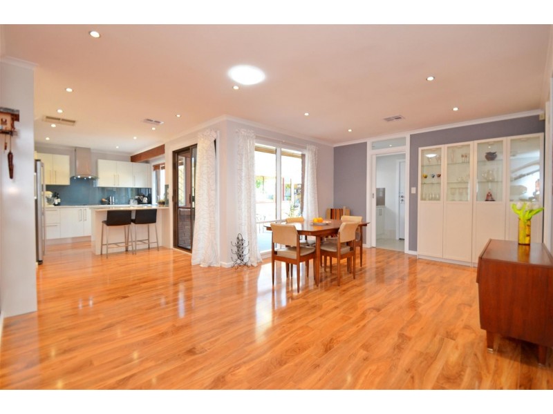 4 Oakvale Way, Hallett Cove SA 5158