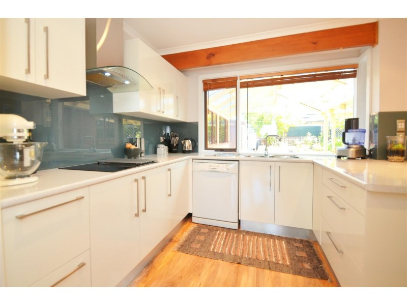 4 Oakvale Way, Hallett Cove SA 5158
