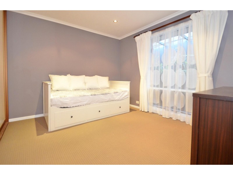4 Oakvale Way, Hallett Cove SA 5158