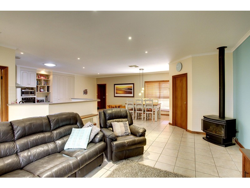 35 Waverley Drive, Willunga SA 5172