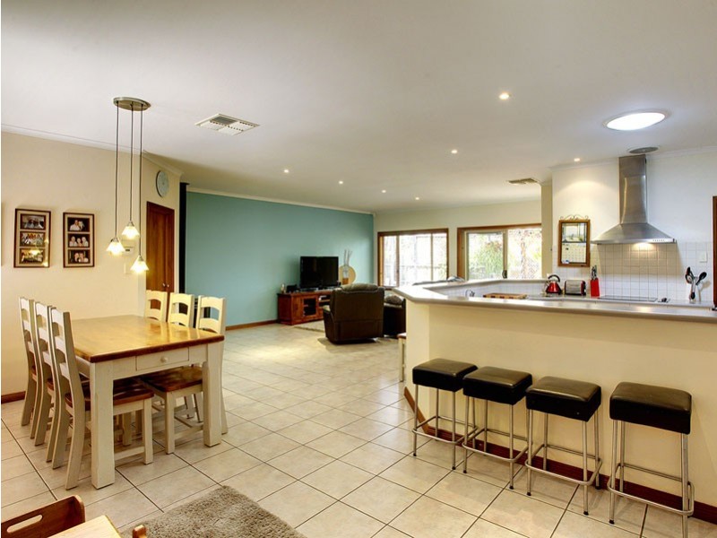 35 Waverley Drive, Willunga SA 5172