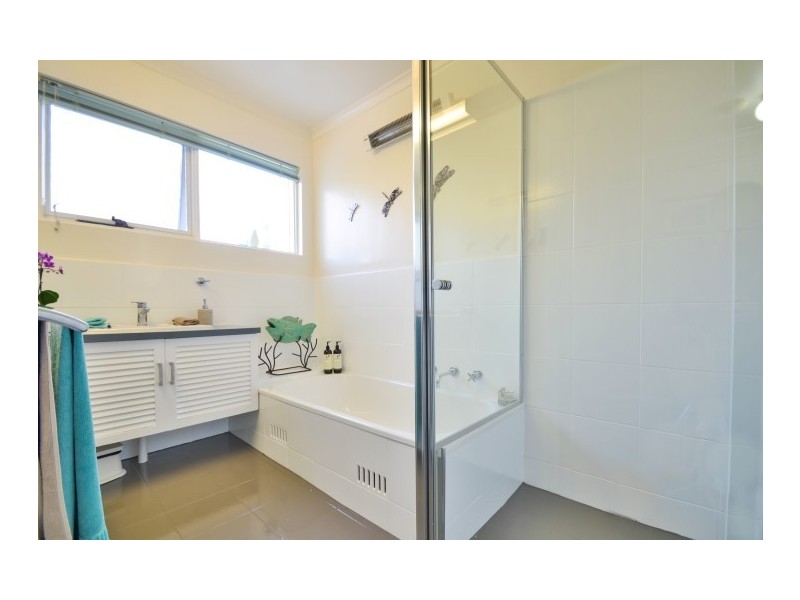 1 Grassdale Rise, Aberfoyle Park SA 5159