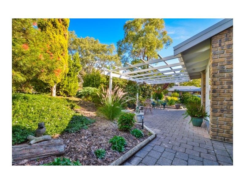 1 Grassdale Rise, Aberfoyle Park SA 5159