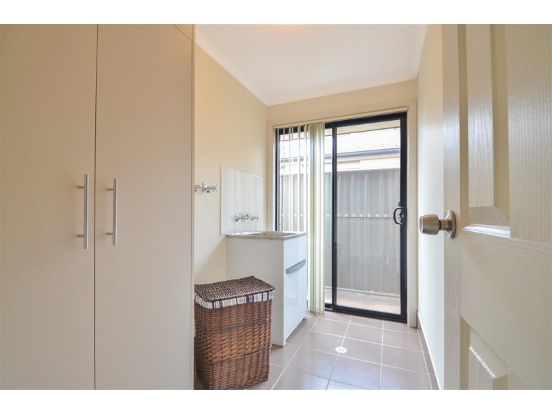 11 Oakwood Cct, Munno Para West SA 5115