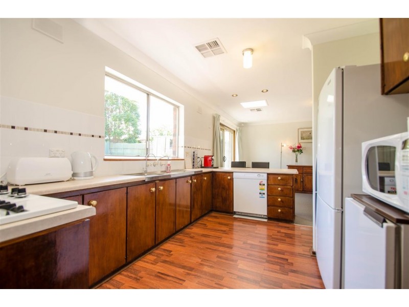 1 Dianne Street, Happy Valley SA 5159