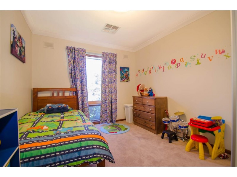 1 Dianne Street, Happy Valley SA 5159