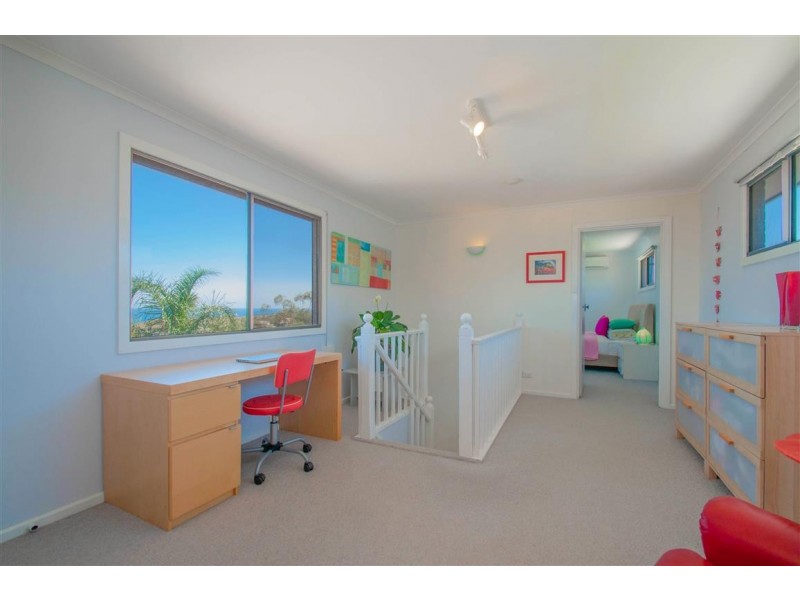 16 Madeline Crescent, Hallett Cove SA 5158