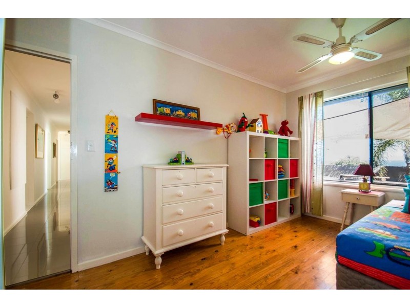 16 Madeline Crescent, Hallett Cove SA 5158