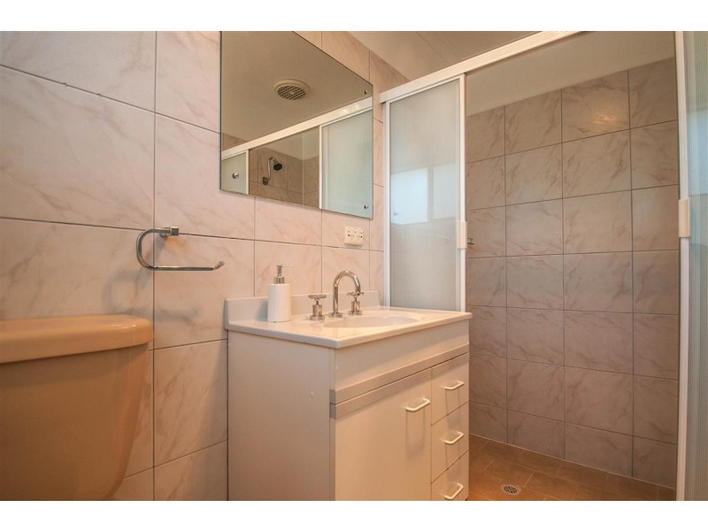 16 Madeline Crescent, Hallett Cove SA 5158