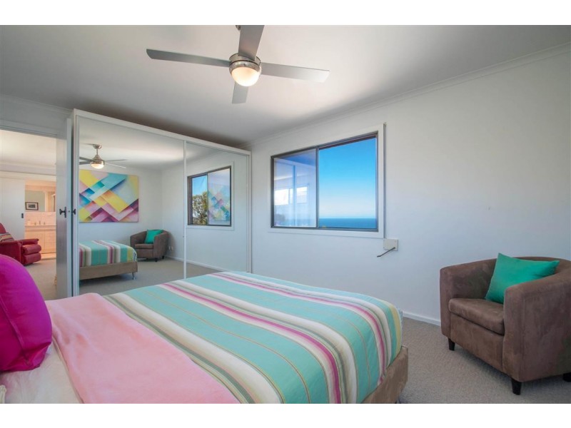 16 Madeline Crescent, Hallett Cove SA 5158