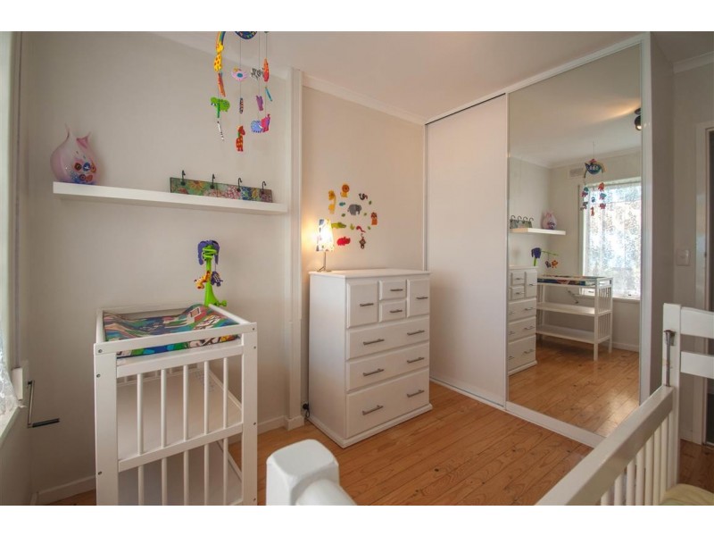 16 Madeline Crescent, Hallett Cove SA 5158