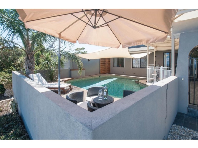 16 Madeline Crescent, Hallett Cove SA 5158