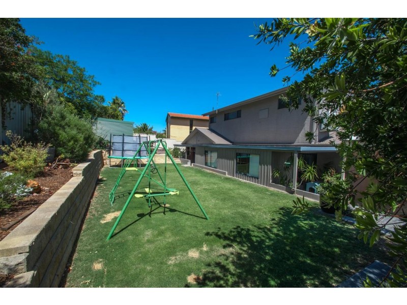 16 Madeline Crescent, Hallett Cove SA 5158