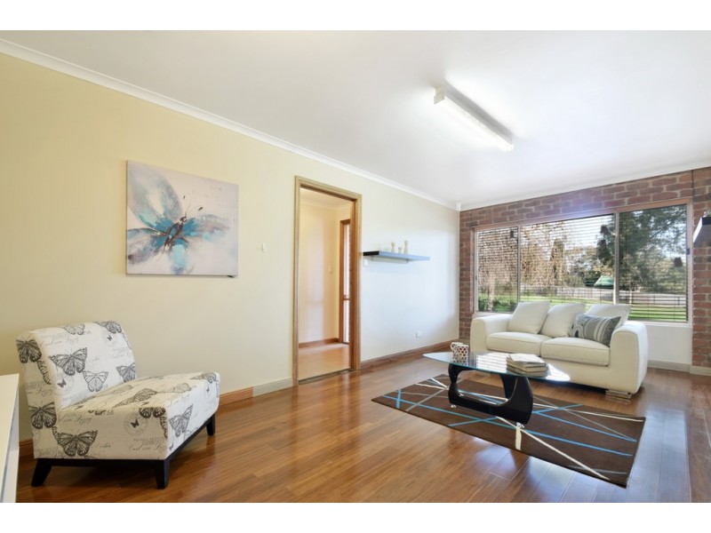 4 Esther Avenue, Woodcroft SA 5162