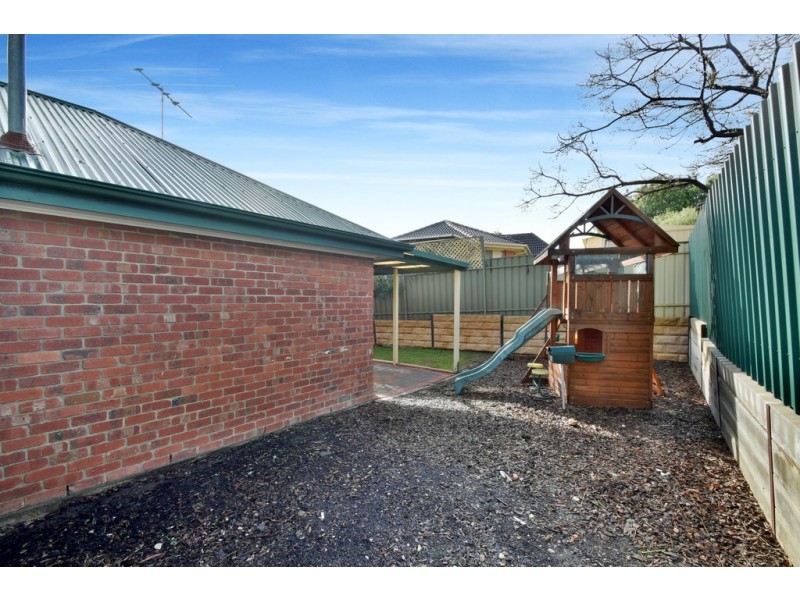 4 Esther Avenue, Woodcroft SA 5162