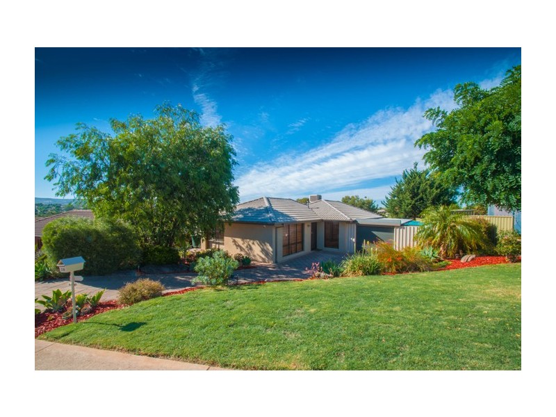 28 Doulton Drive, Trott Park SA 5158