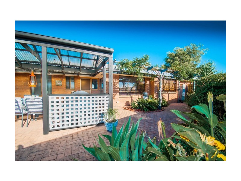 28 Doulton Drive, Trott Park SA 5158