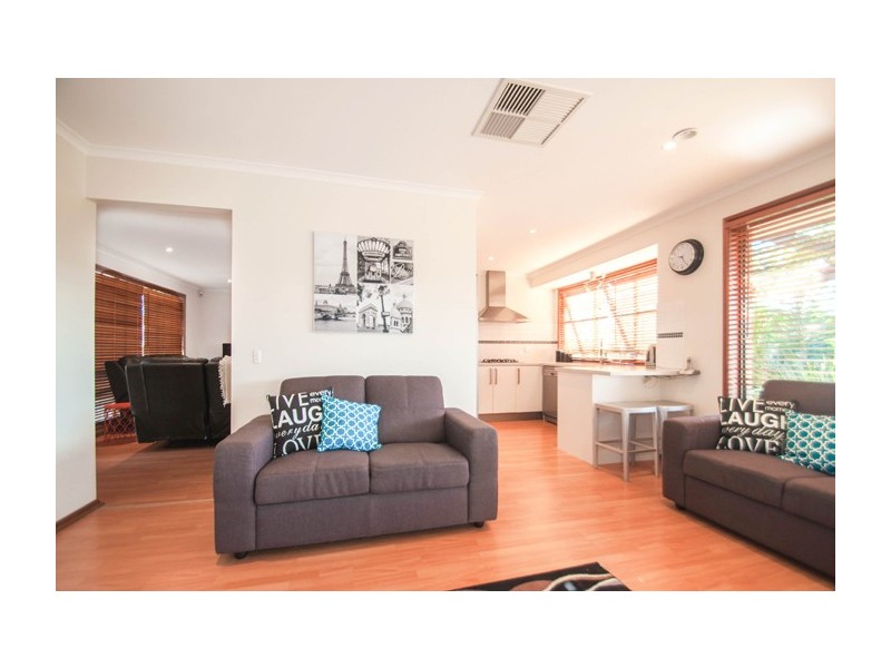 28 Doulton Drive, Trott Park SA 5158