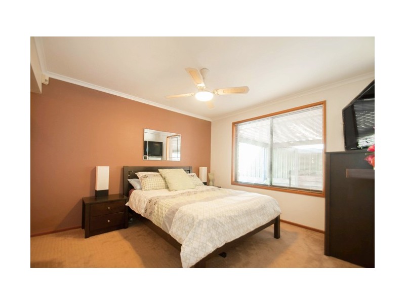 28 Doulton Drive, Trott Park SA 5158