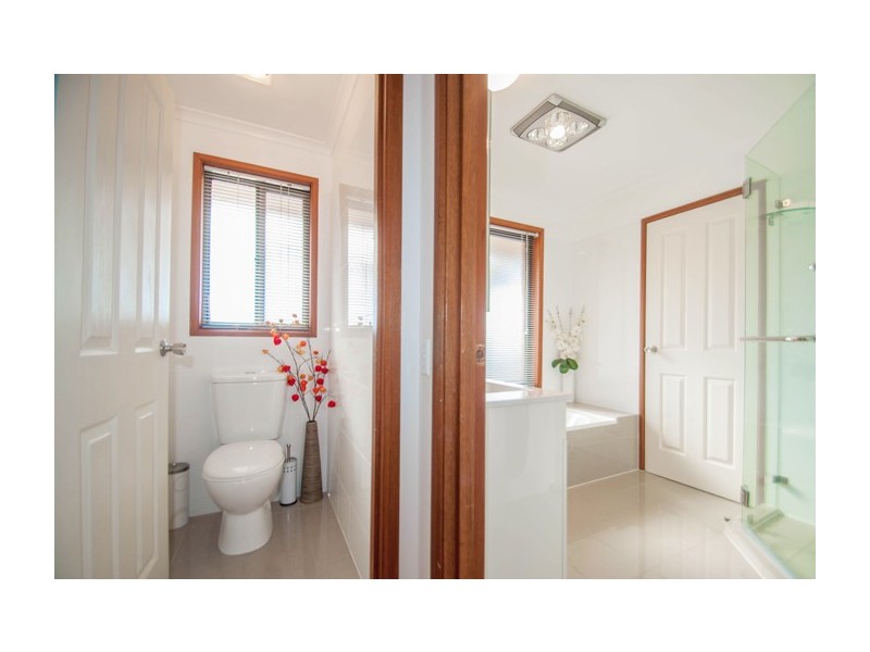 28 Doulton Drive, Trott Park SA 5158