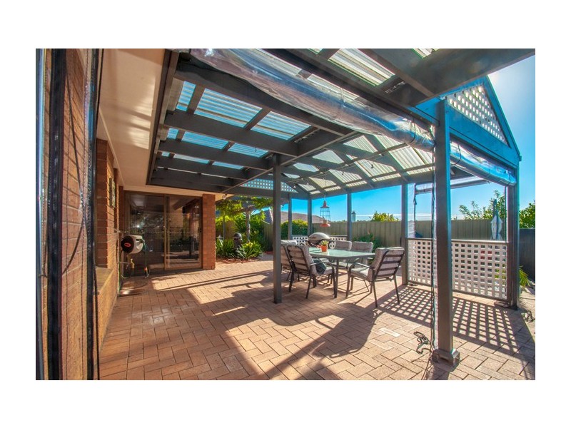 28 Doulton Drive, Trott Park SA 5158