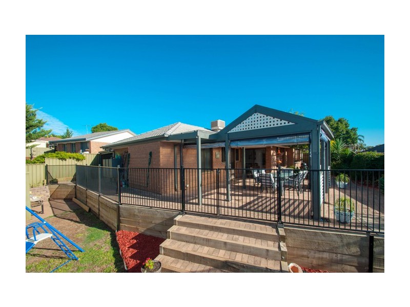 28 Doulton Drive, Trott Park SA 5158