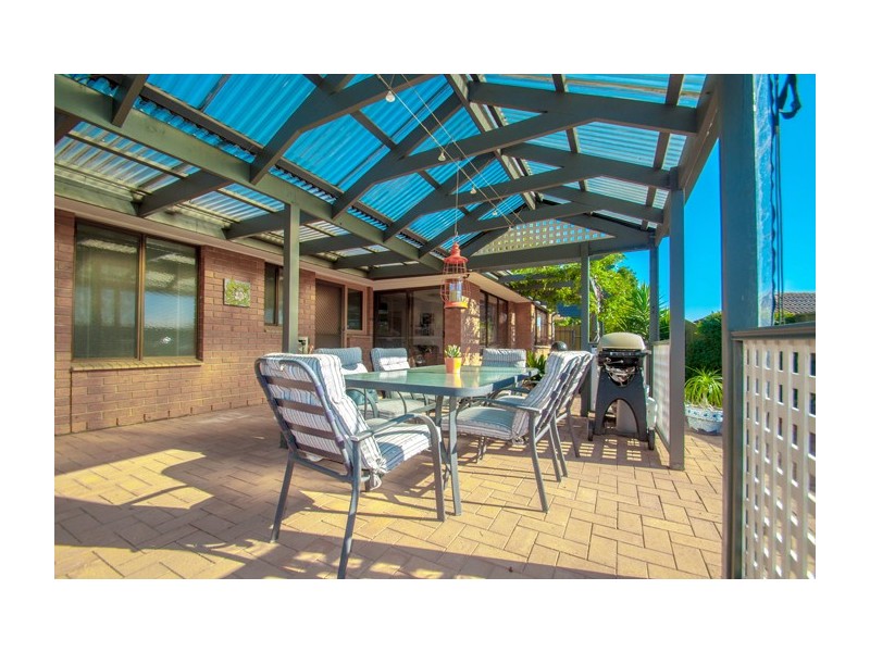 28 Doulton Drive, Trott Park SA 5158