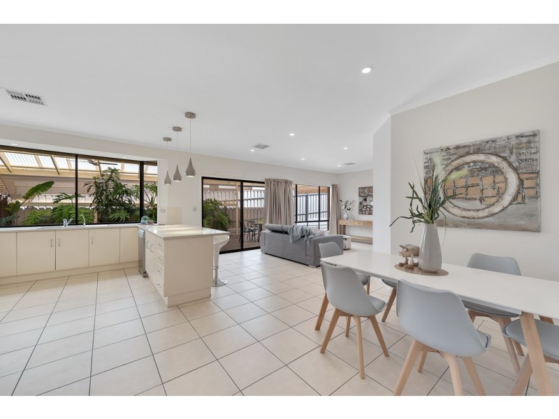 90 Grand Boulevard, Seaford Rise SA 5169