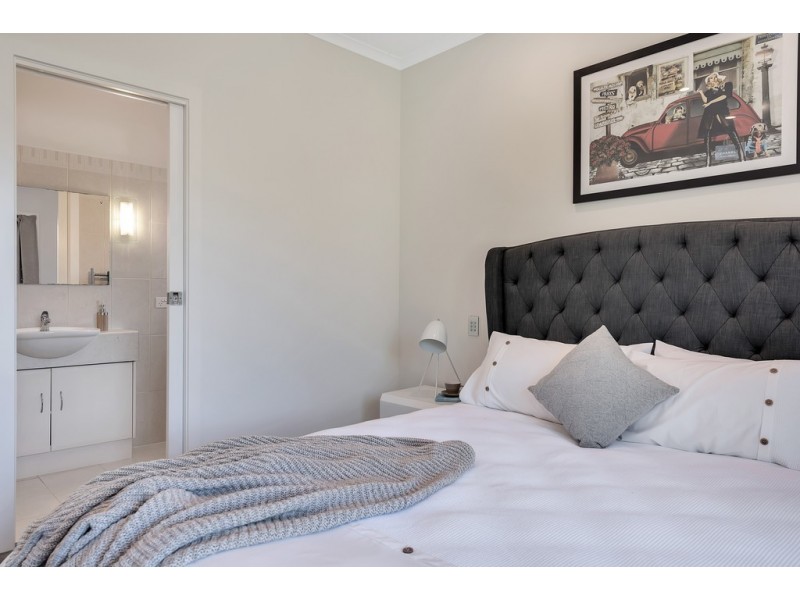 90 Grand Boulevard, Seaford Rise SA 5169