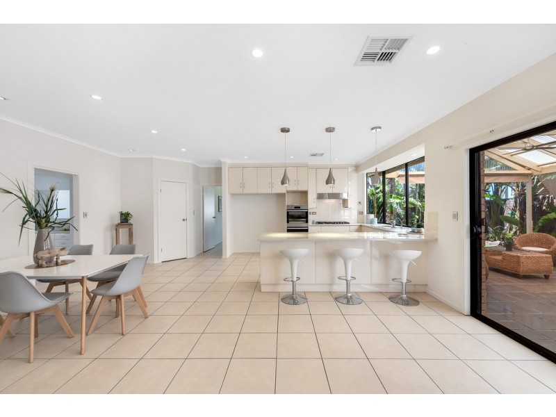 90 Grand Boulevard, Seaford Rise SA 5169