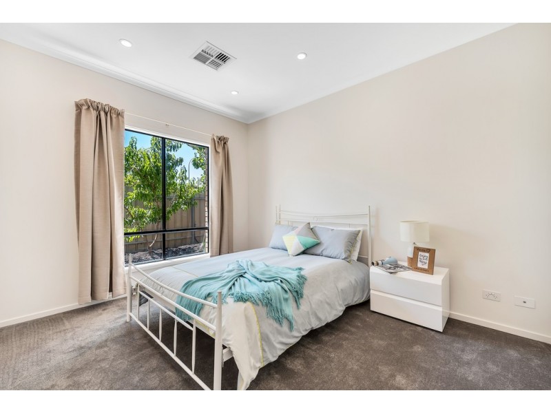 90 Grand Boulevard, Seaford Rise SA 5169