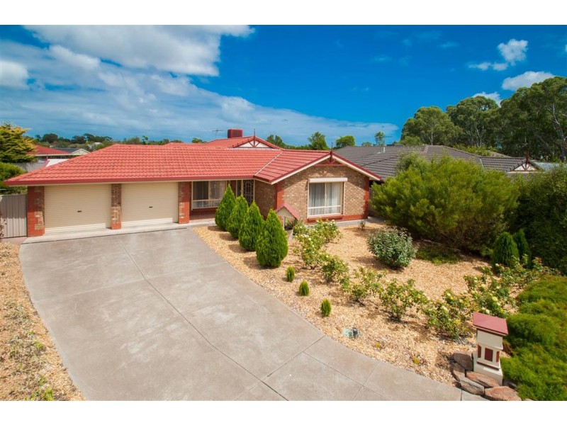 16 Riddoch Crescent, Woodcroft SA 5162