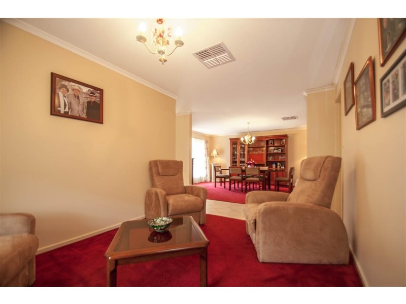 16 Riddoch Crescent, Woodcroft SA 5162