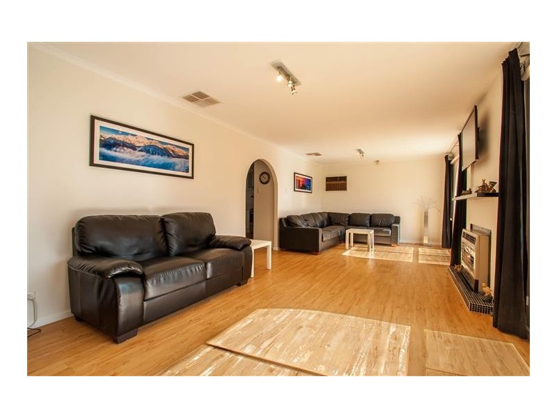4 Southbound Avenue, Aberfoyle Park SA 5159