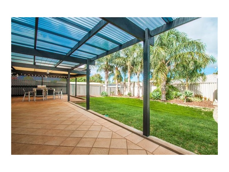 4 Southbound Avenue, Aberfoyle Park SA 5159