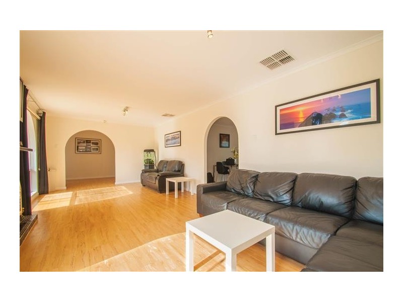 4 Southbound Avenue, Aberfoyle Park SA 5159