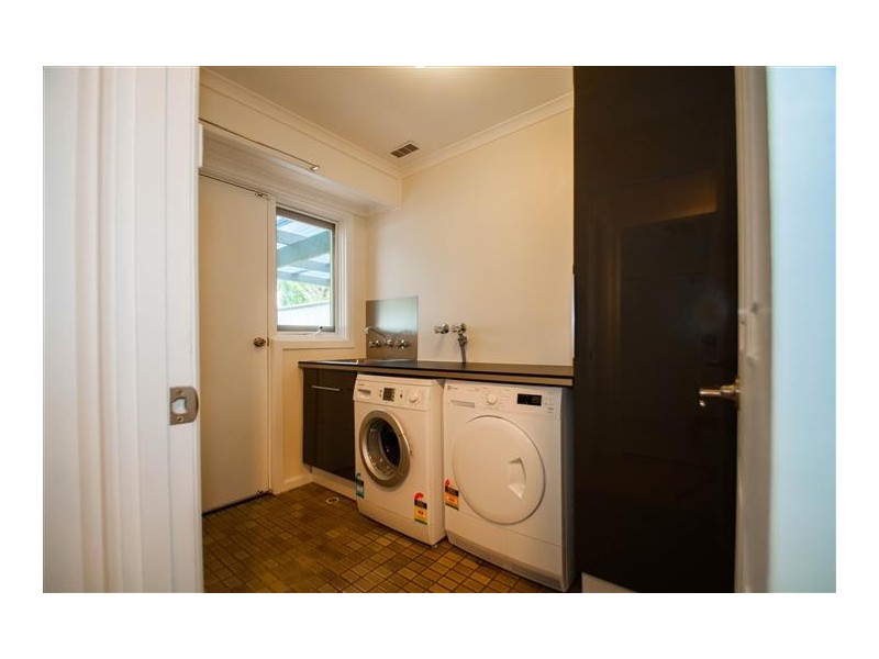 4 Southbound Avenue, Aberfoyle Park SA 5159