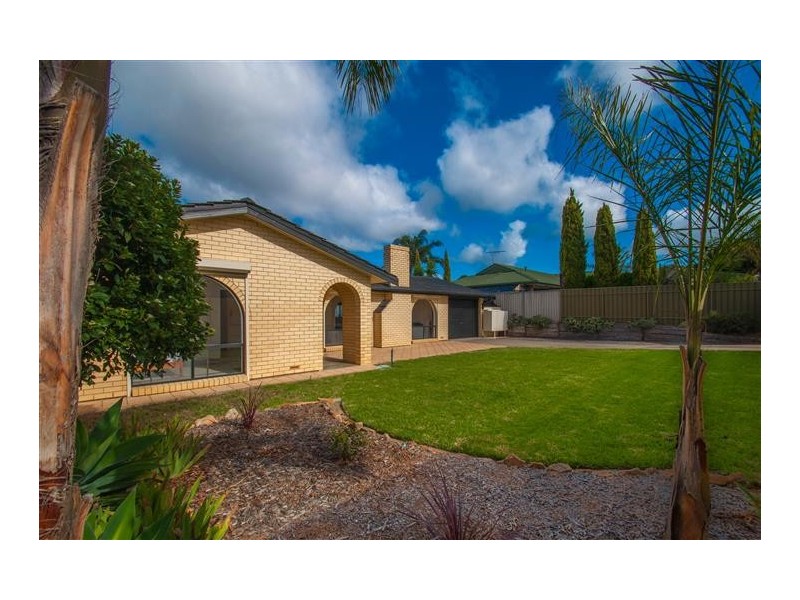 4 Southbound Avenue, Aberfoyle Park SA 5159