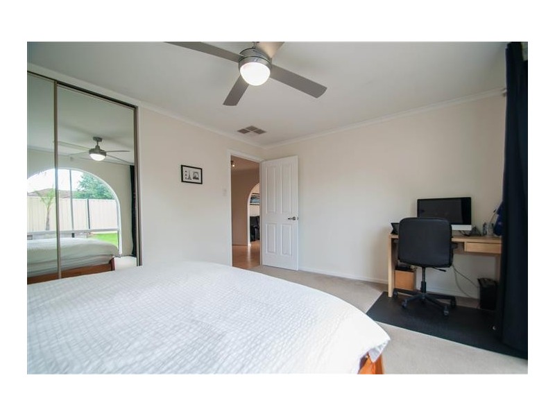 4 Southbound Avenue, Aberfoyle Park SA 5159