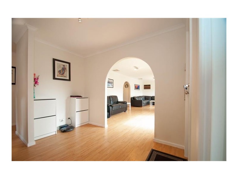 4 Southbound Avenue, Aberfoyle Park SA 5159