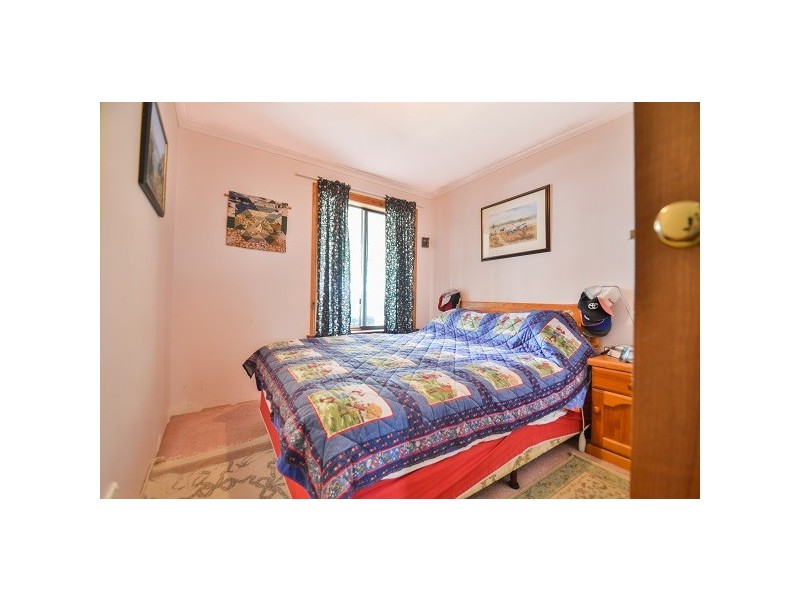 24 Semmens Road, Mclaren Vale SA 5171