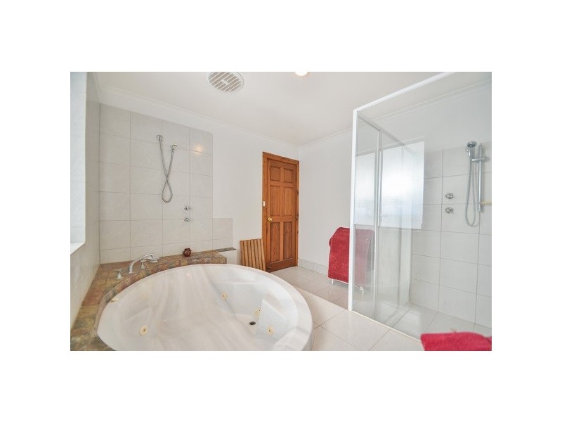 24 Semmens Road, Mclaren Vale SA 5171