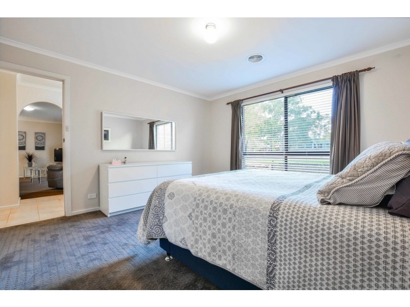 3 Barbary Way, Seaford Rise SA 5169