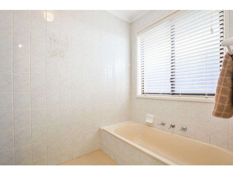 3 Barbary Way, Seaford Rise SA 5169