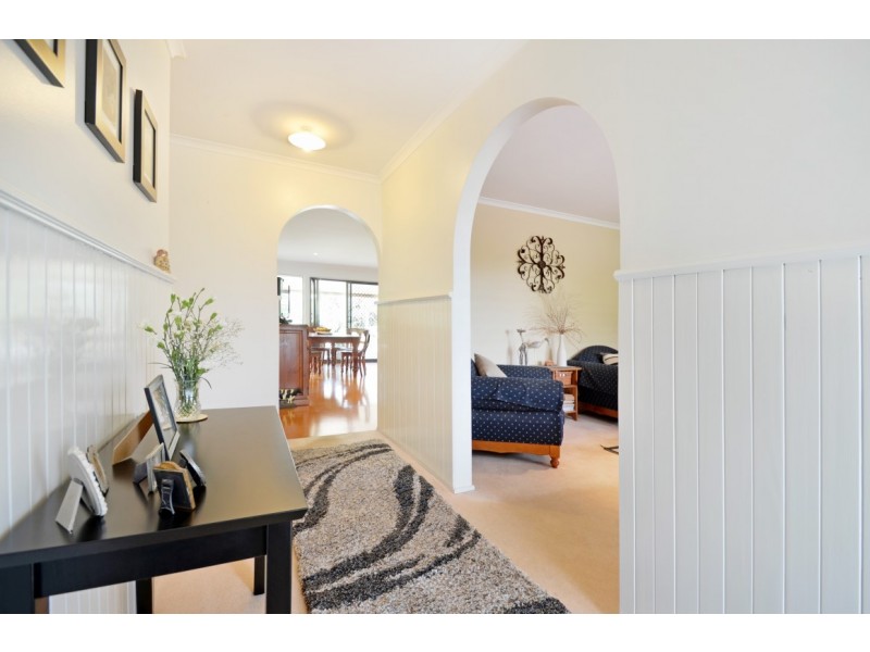 12 Andrew Henning Place, Willunga SA 5172