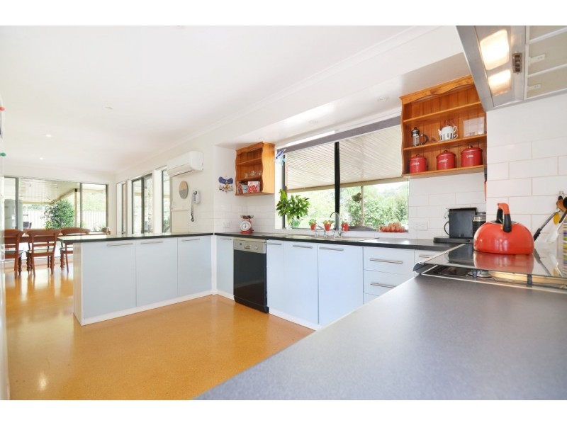 12 Andrew Henning Place, Willunga SA 5172